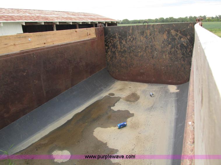 image for item H1234 2001 Mack RD688S dump truck