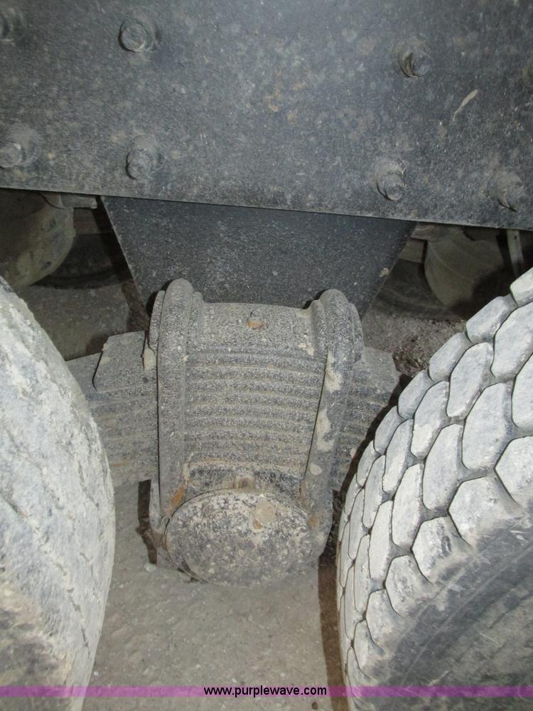 image for item H1234 2001 Mack RD688S dump truck