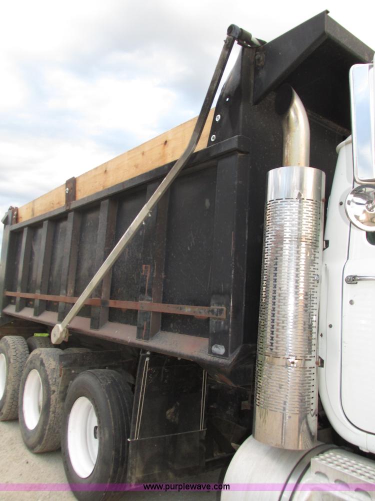 image for item H1234 2001 Mack RD688S dump truck