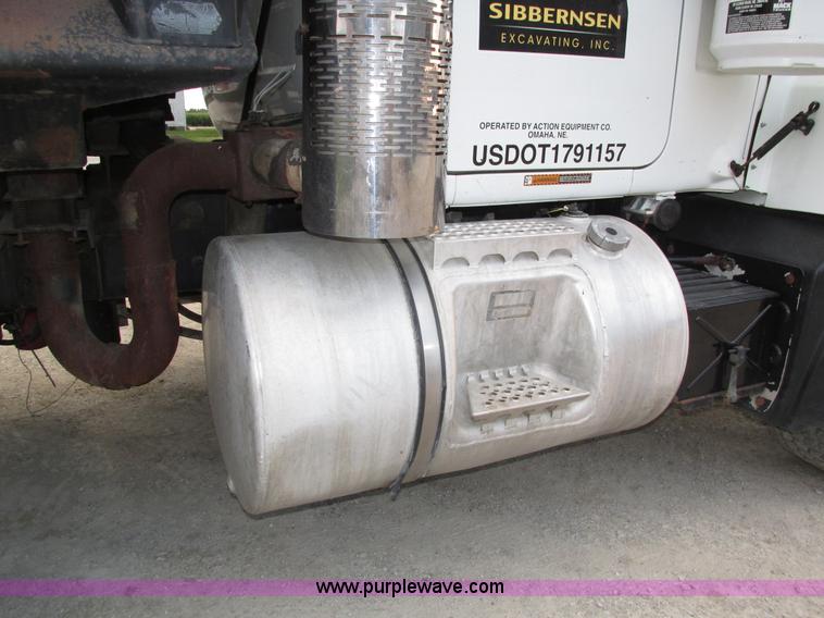 image for item H1234 2001 Mack RD688S dump truck