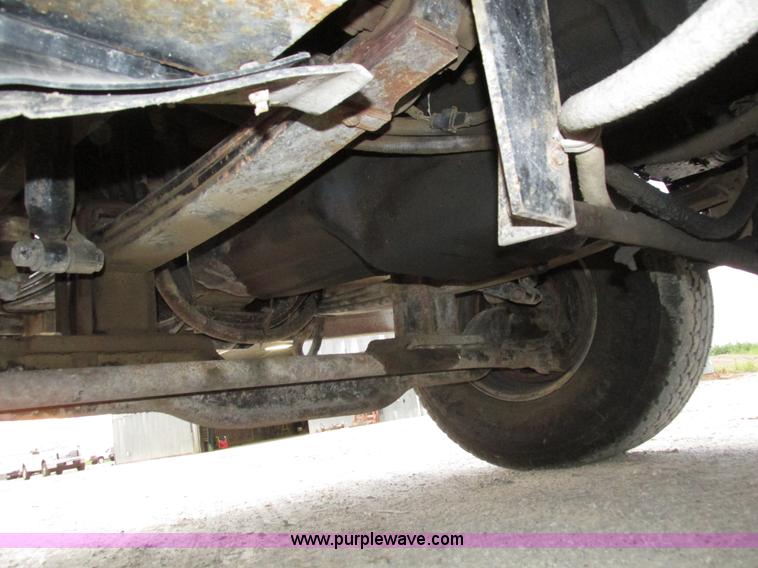 image for item H1234 2001 Mack RD688S dump truck