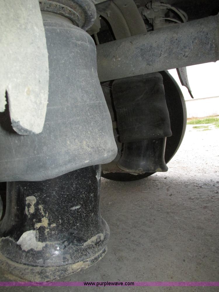 image for item H1234 2001 Mack RD688S dump truck