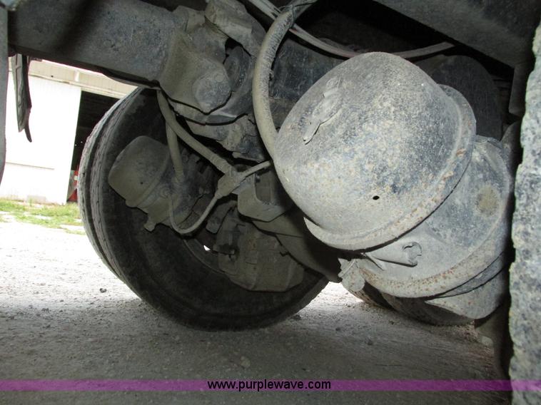 image for item H1234 2001 Mack RD688S dump truck