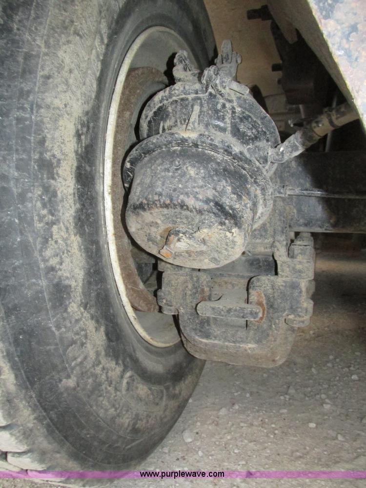 image for item H1234 2001 Mack RD688S dump truck