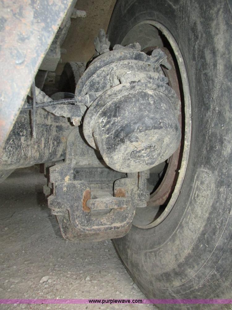 image for item H1234 2001 Mack RD688S dump truck