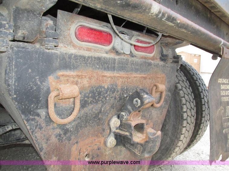 image for item H1234 2001 Mack RD688S dump truck