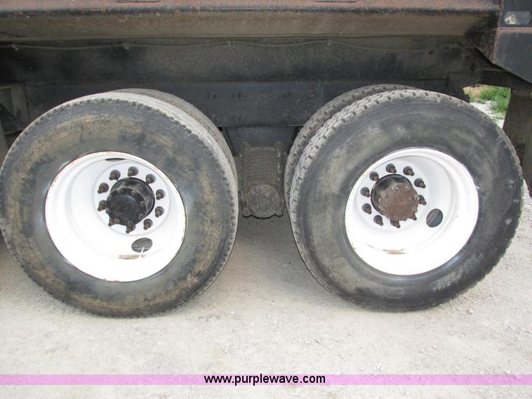 image for item H1234 2001 Mack RD688S dump truck