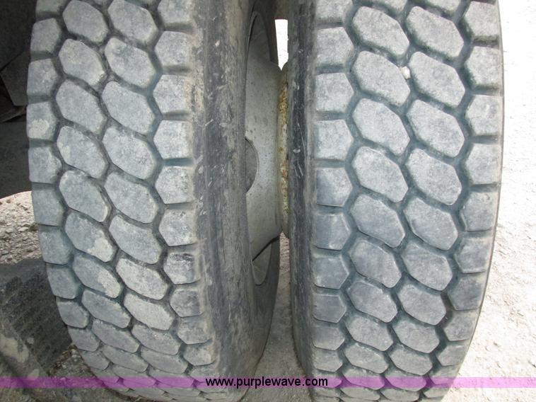 image for item H1234 2001 Mack RD688S dump truck