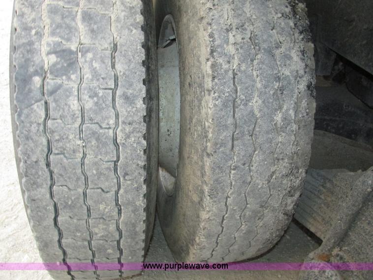 image for item H1234 2001 Mack RD688S dump truck