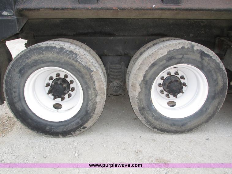 image for item H1234 2001 Mack RD688S dump truck