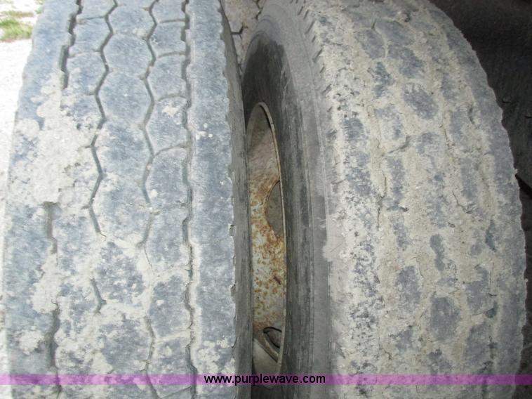 image for item H1234 2001 Mack RD688S dump truck