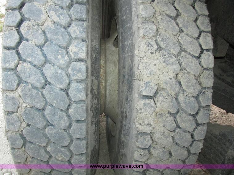 image for item H1234 2001 Mack RD688S dump truck