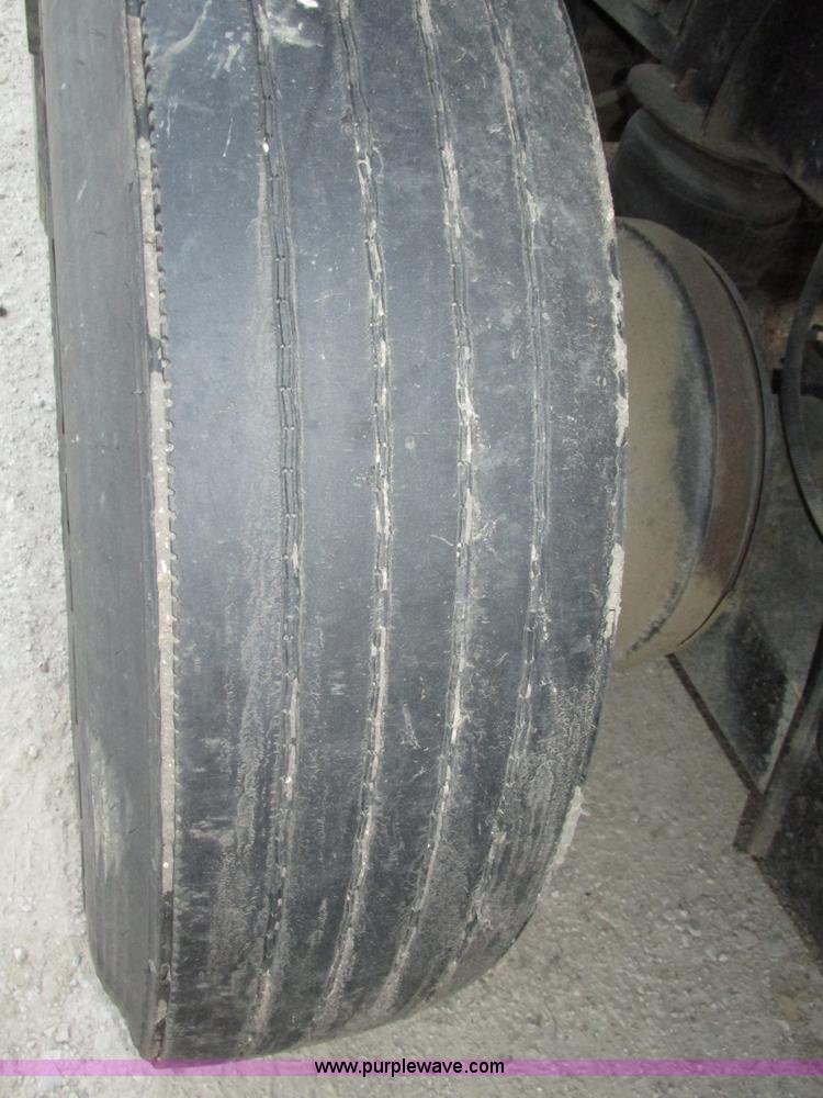 image for item H1234 2001 Mack RD688S dump truck