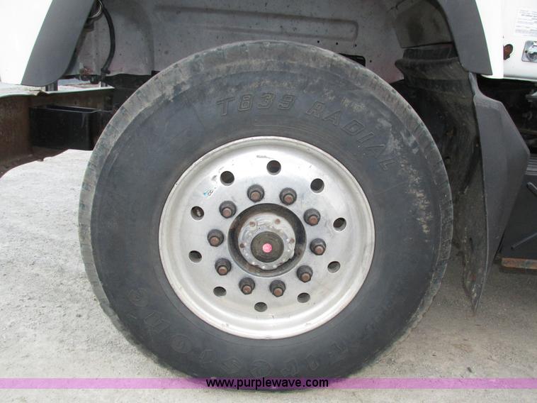 image for item H1234 2001 Mack RD688S dump truck