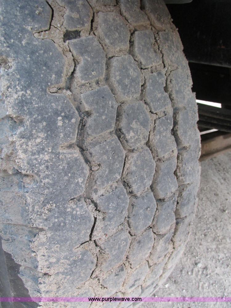 image for item H1234 2001 Mack RD688S dump truck