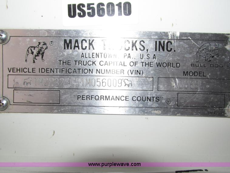 image for item H1234 2001 Mack RD688S dump truck