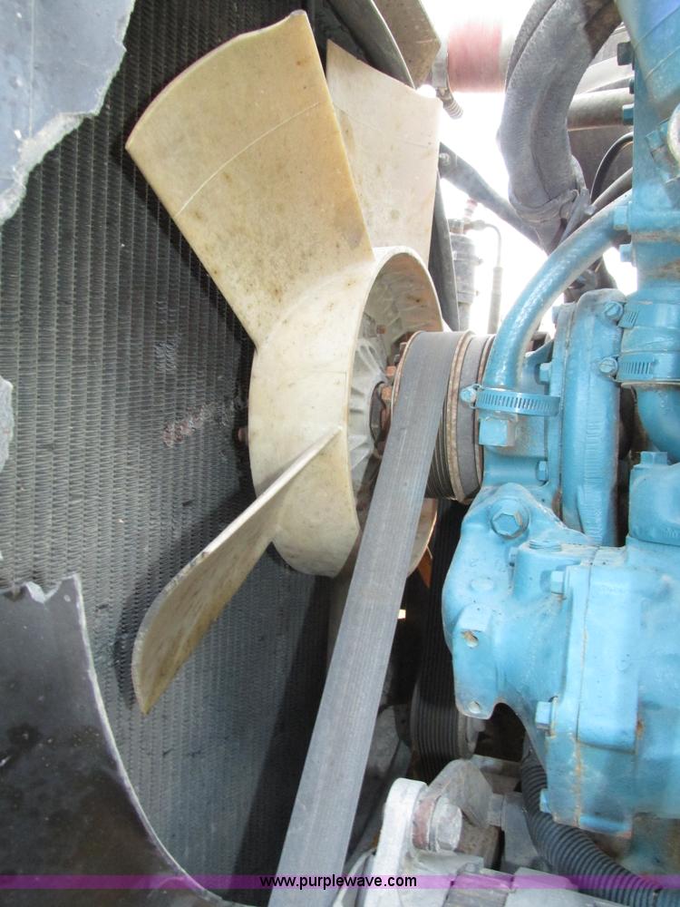 image for item H1235 2001 Mack CL713 semi truck