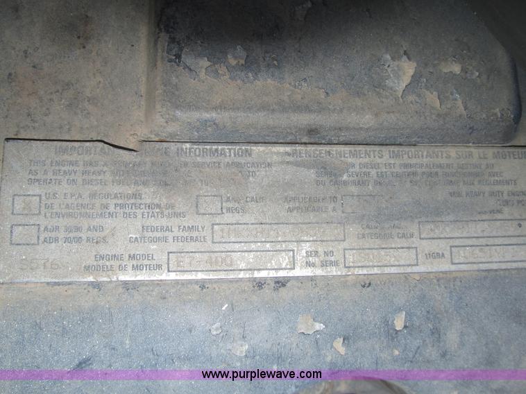 image for item H1237 2002 Mack CH613 semi truck