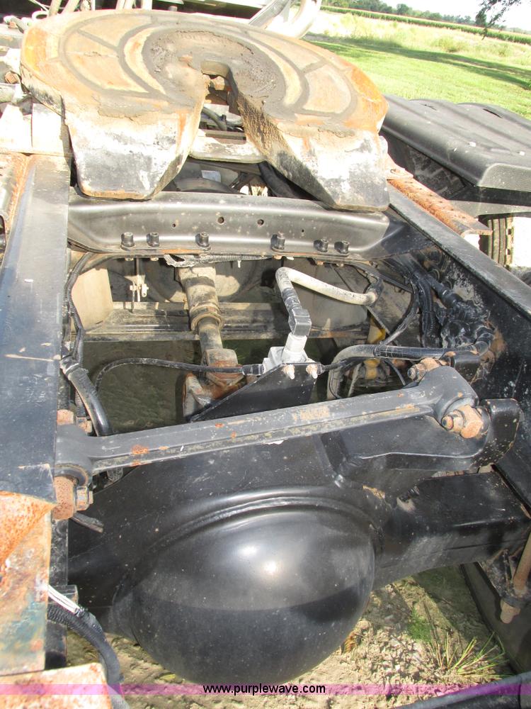 image for item H1237 2002 Mack CH613 semi truck