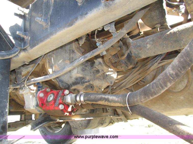 image for item H1237 2002 Mack CH613 semi truck