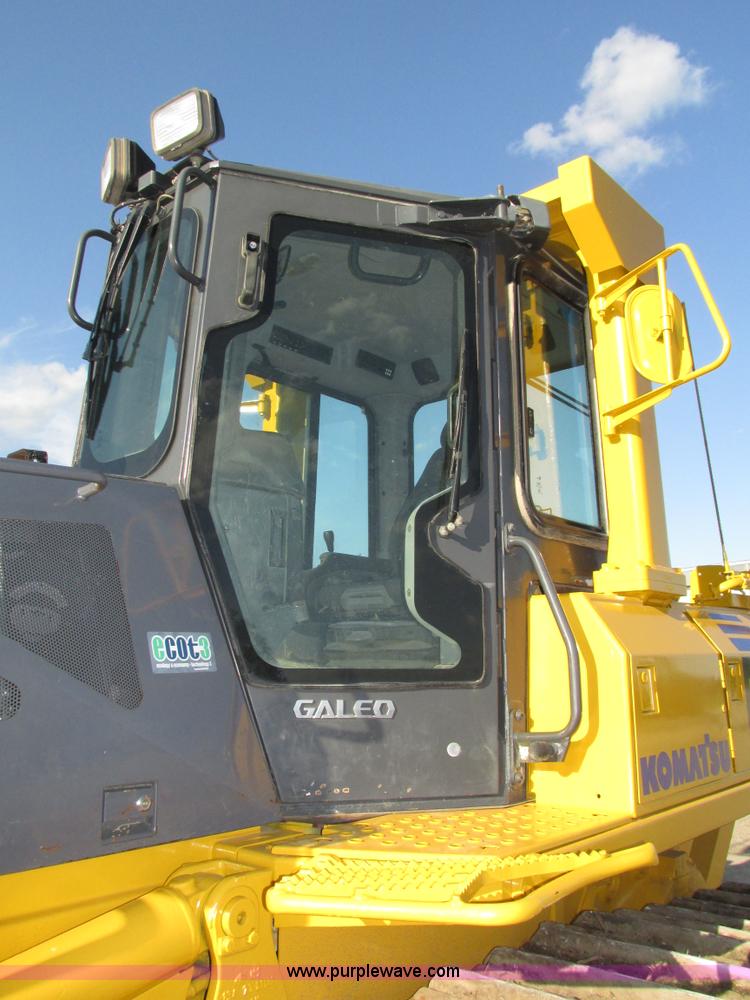 image for item H1240 2007 Komatsu D61EX-15 dozer