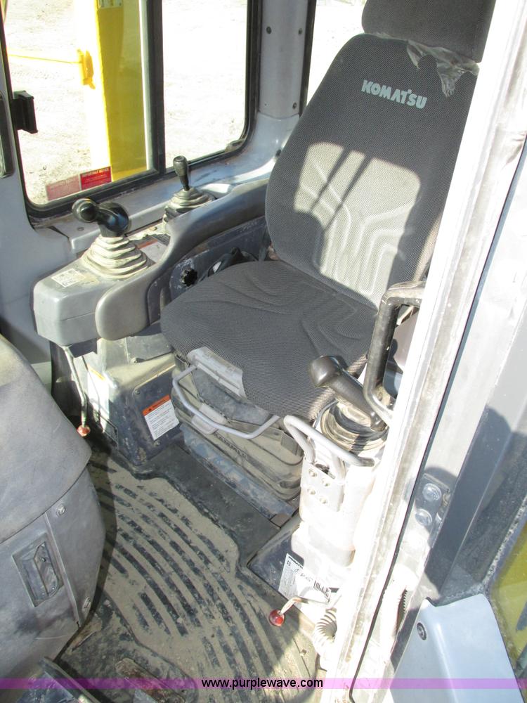 image for item H1240 2007 Komatsu D61EX-15 dozer