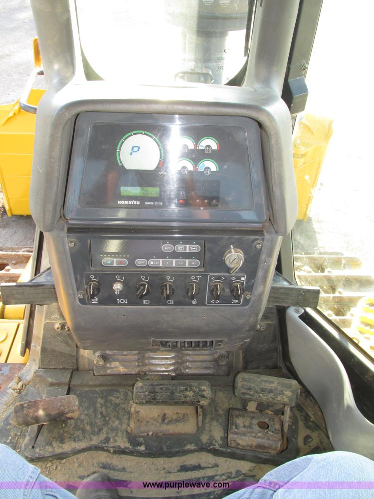 image for item H1240 2007 Komatsu D61EX-15 dozer