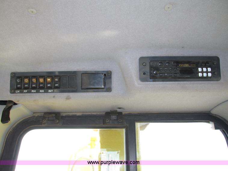 image for item H1240 2007 Komatsu D61EX-15 dozer