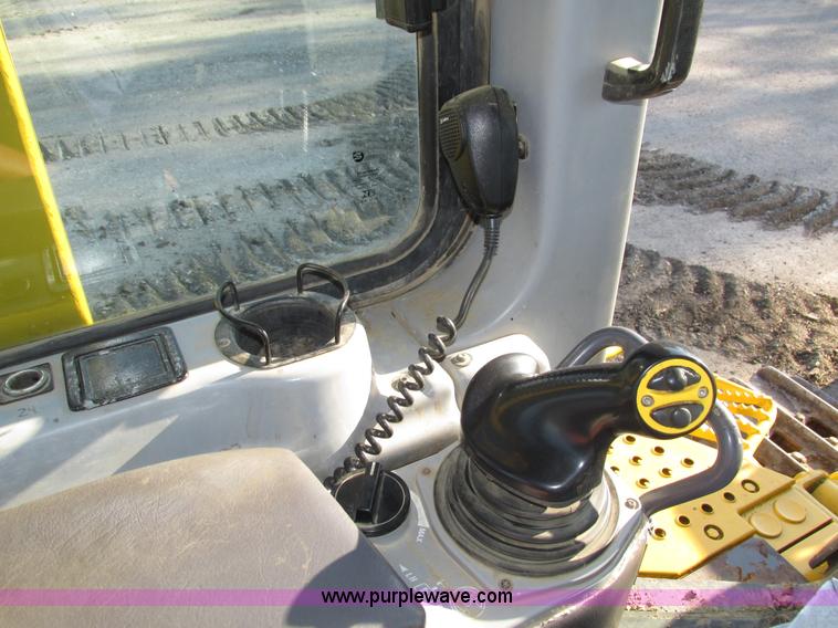 image for item H1240 2007 Komatsu D61EX-15 dozer
