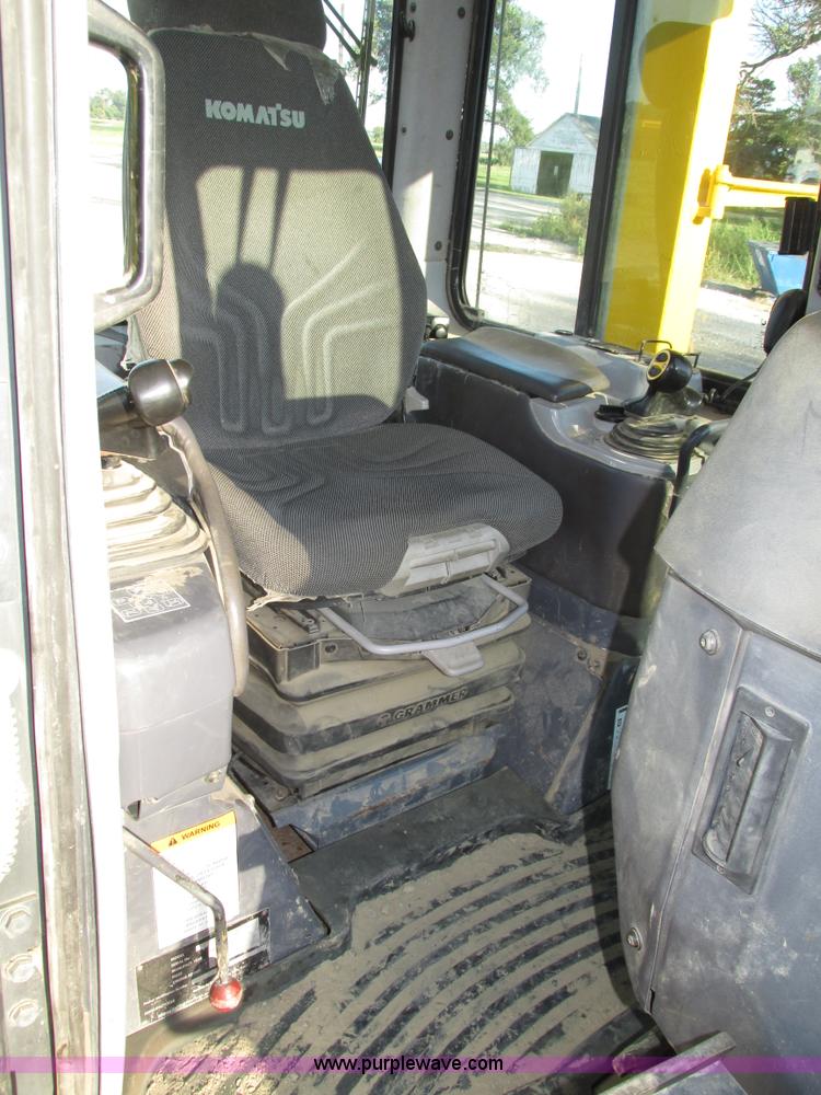 image for item H1240 2007 Komatsu D61EX-15 dozer