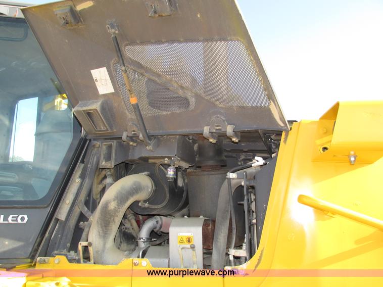 image for item H1240 2007 Komatsu D61EX-15 dozer