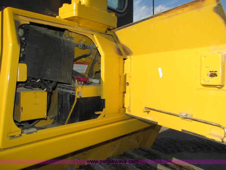 image for item H1240 2007 Komatsu D61EX-15 dozer
