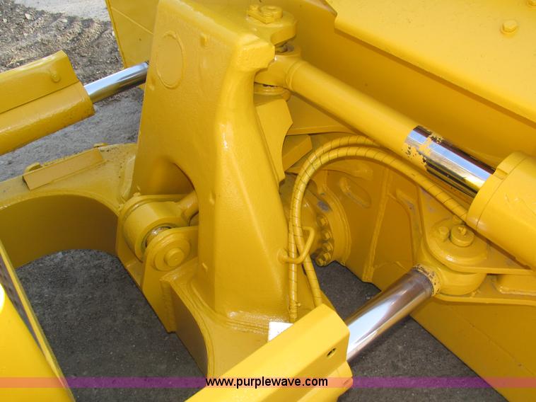 image for item H1240 2007 Komatsu D61EX-15 dozer