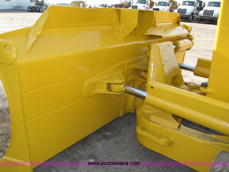 image for item H1240 2007 Komatsu D61EX-15 dozer