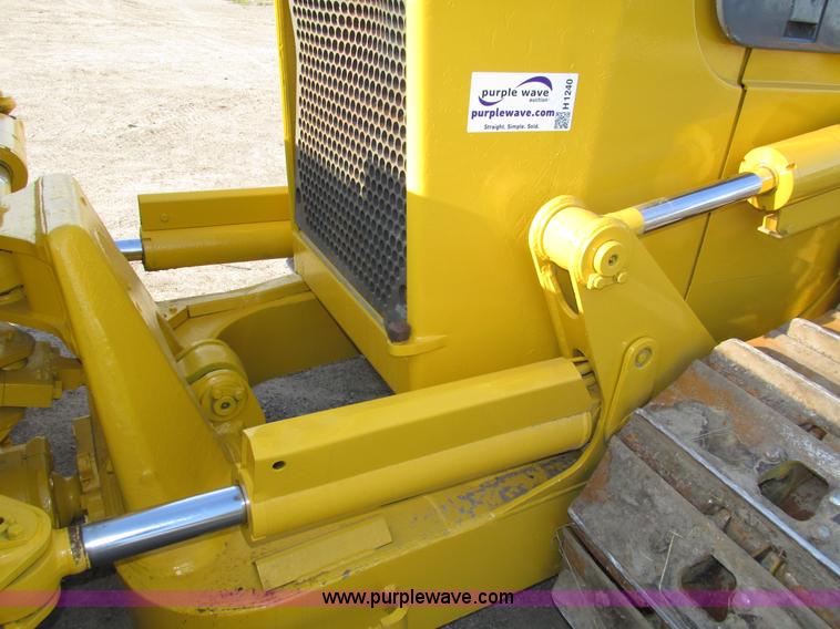 image for item H1240 2007 Komatsu D61EX-15 dozer