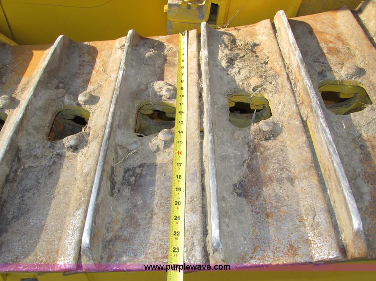 image for item H1240 2007 Komatsu D61EX-15 dozer