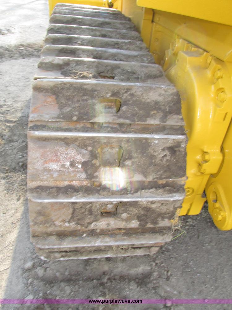 image for item H1240 2007 Komatsu D61EX-15 dozer