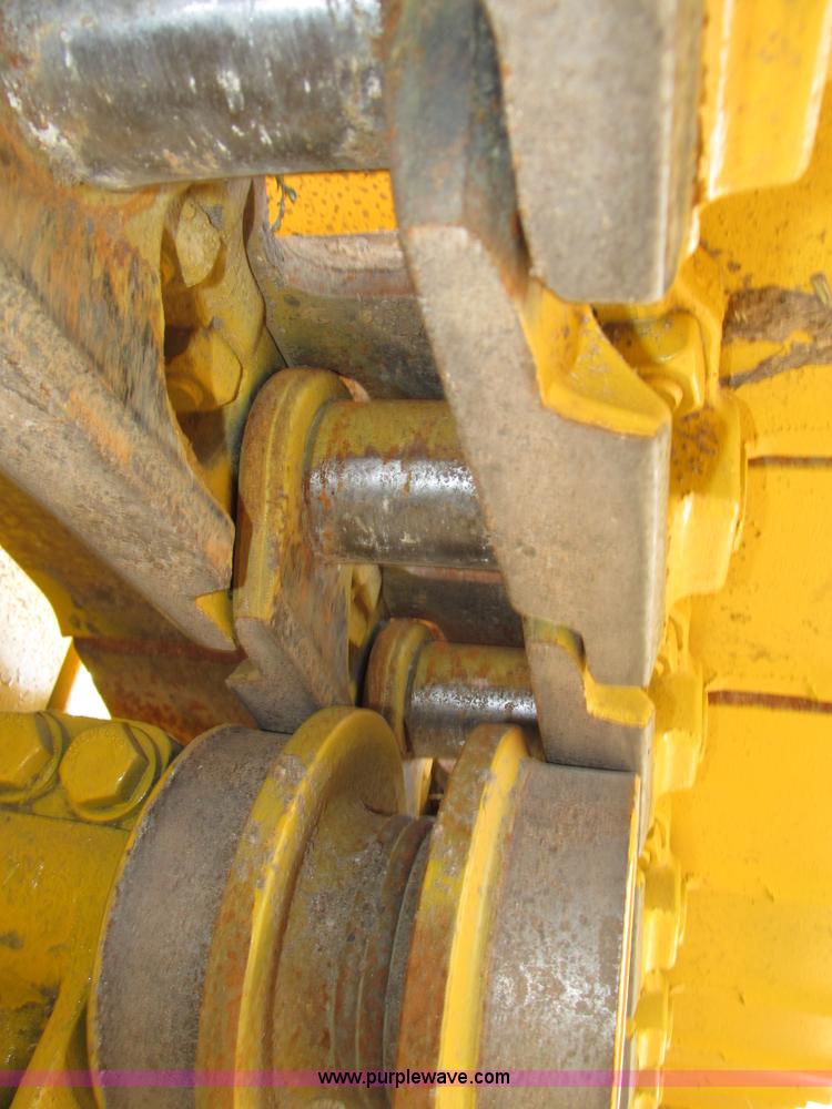 image for item H1240 2007 Komatsu D61EX-15 dozer