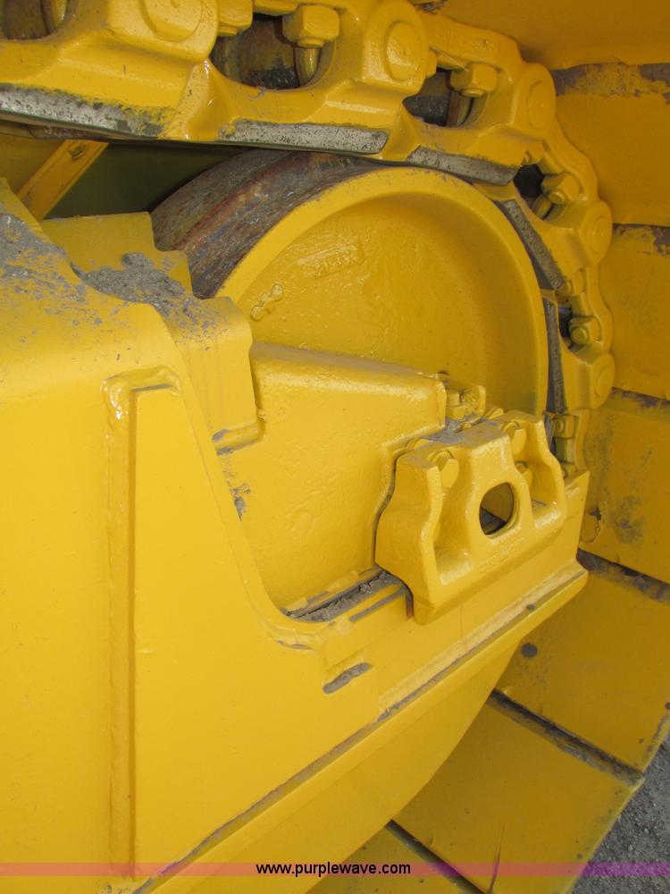 image for item H1240 2007 Komatsu D61EX-15 dozer