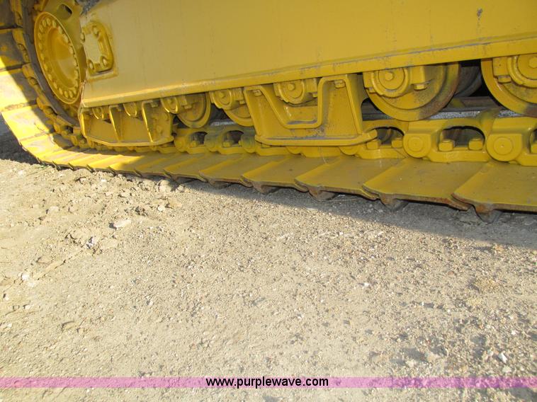 image for item H1240 2007 Komatsu D61EX-15 dozer