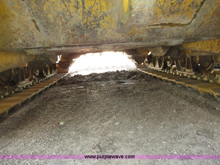 image for item H1240 2007 Komatsu D61EX-15 dozer