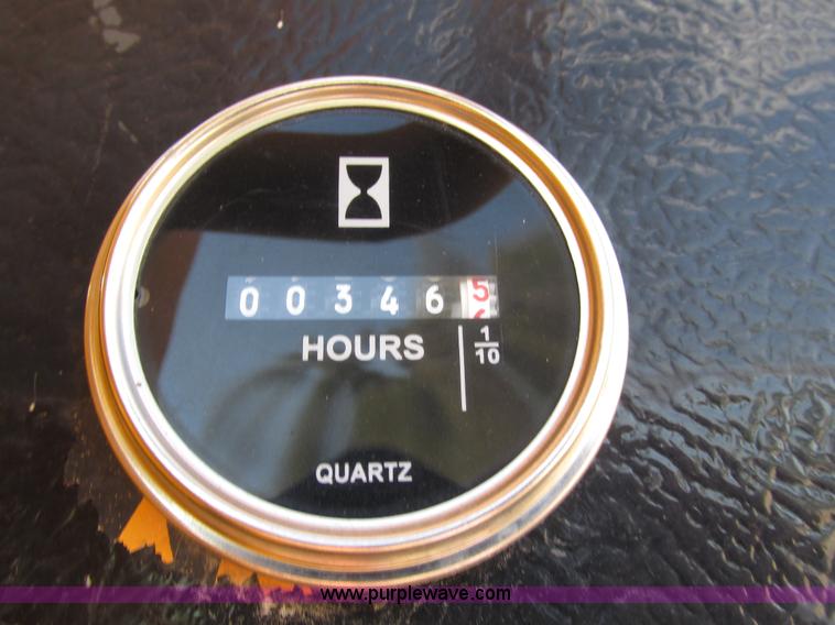 image for item H1241 1985 John Deere 762 scraper