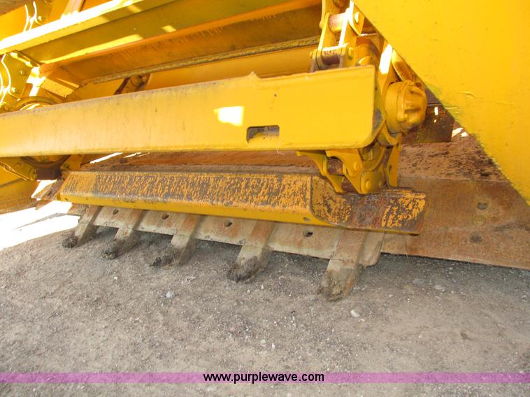 image for item H1241 1985 John Deere 762 scraper