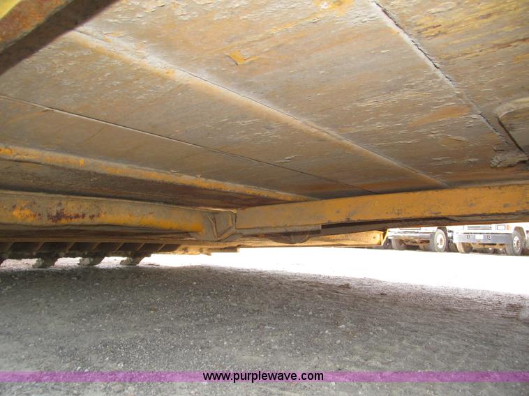 image for item H1241 1985 John Deere 762 scraper