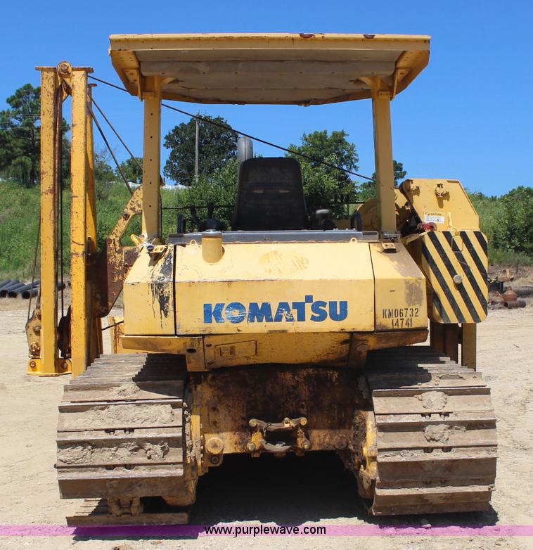 image for item I1586 2006 Komatsu D41P-6 pipelayer