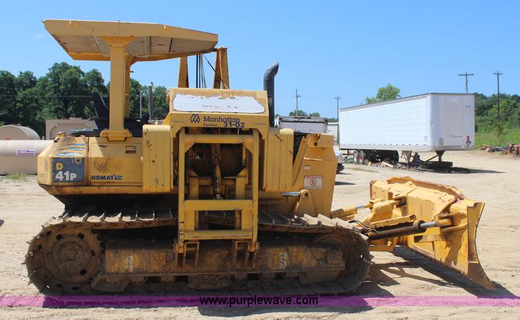 image for item I1586 2006 Komatsu D41P-6 pipelayer