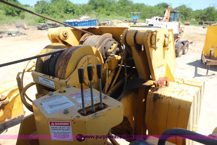 image for item I1586 2006 Komatsu D41P-6 pipelayer