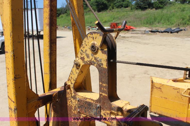 image for item I1586 2006 Komatsu D41P-6 pipelayer