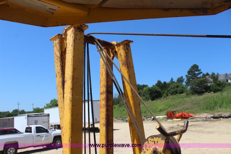 image for item I1586 2006 Komatsu D41P-6 pipelayer