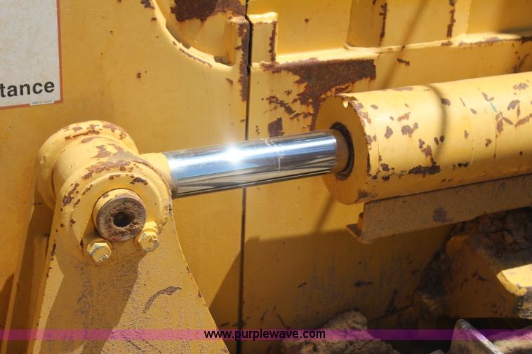 image for item I1586 2006 Komatsu D41P-6 pipelayer